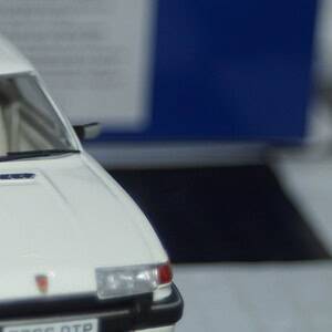 Corgi vanguards rover sd1 vitesse white va09014 1:43