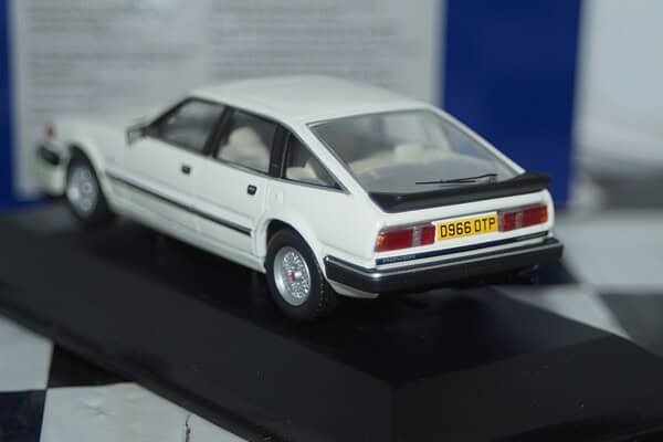 Corgi vanguards rover sd1 vitesse white va09014 1:43