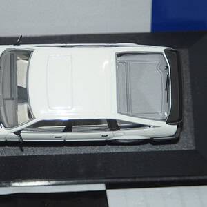 Corgi vanguards rover sd1 vitesse white va09014 1:43