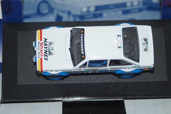Corgi vanguards ford escort mk2 rs1800 1979 lombard rally va12610 1:43