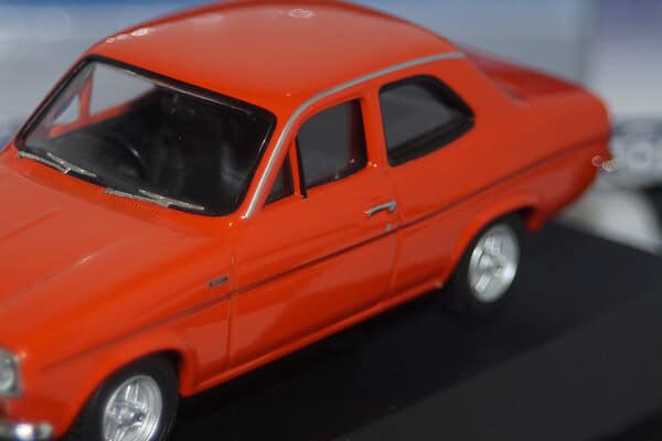 Corgi vanguards ford escort mk1 mexico red ref  va09523 1:43