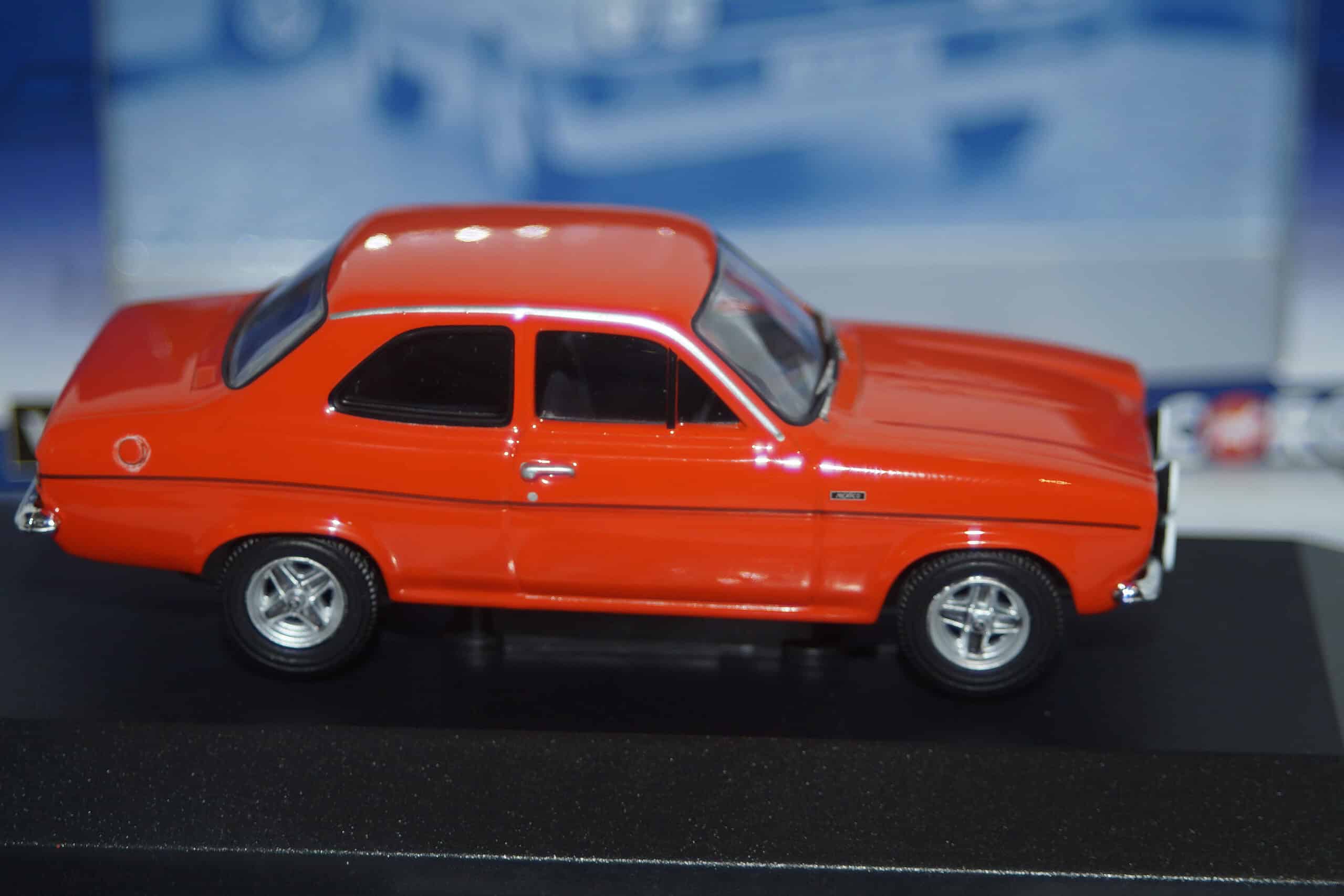 Corgi vanguards ford escort mk1 mexico red ref  va09523 1:43