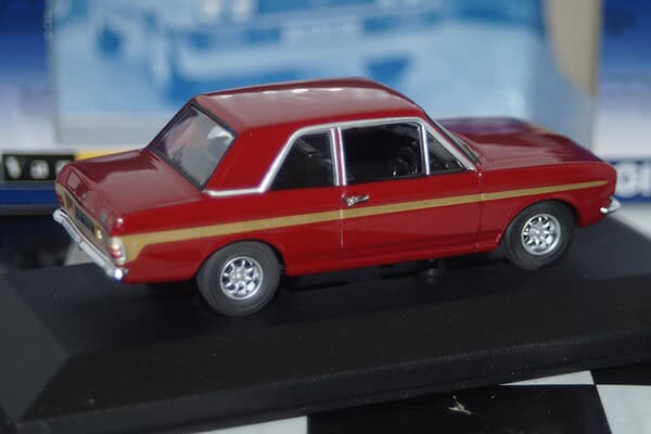 Vanguards ford cortina mk2 twin cam (lotus) va04117 1:43