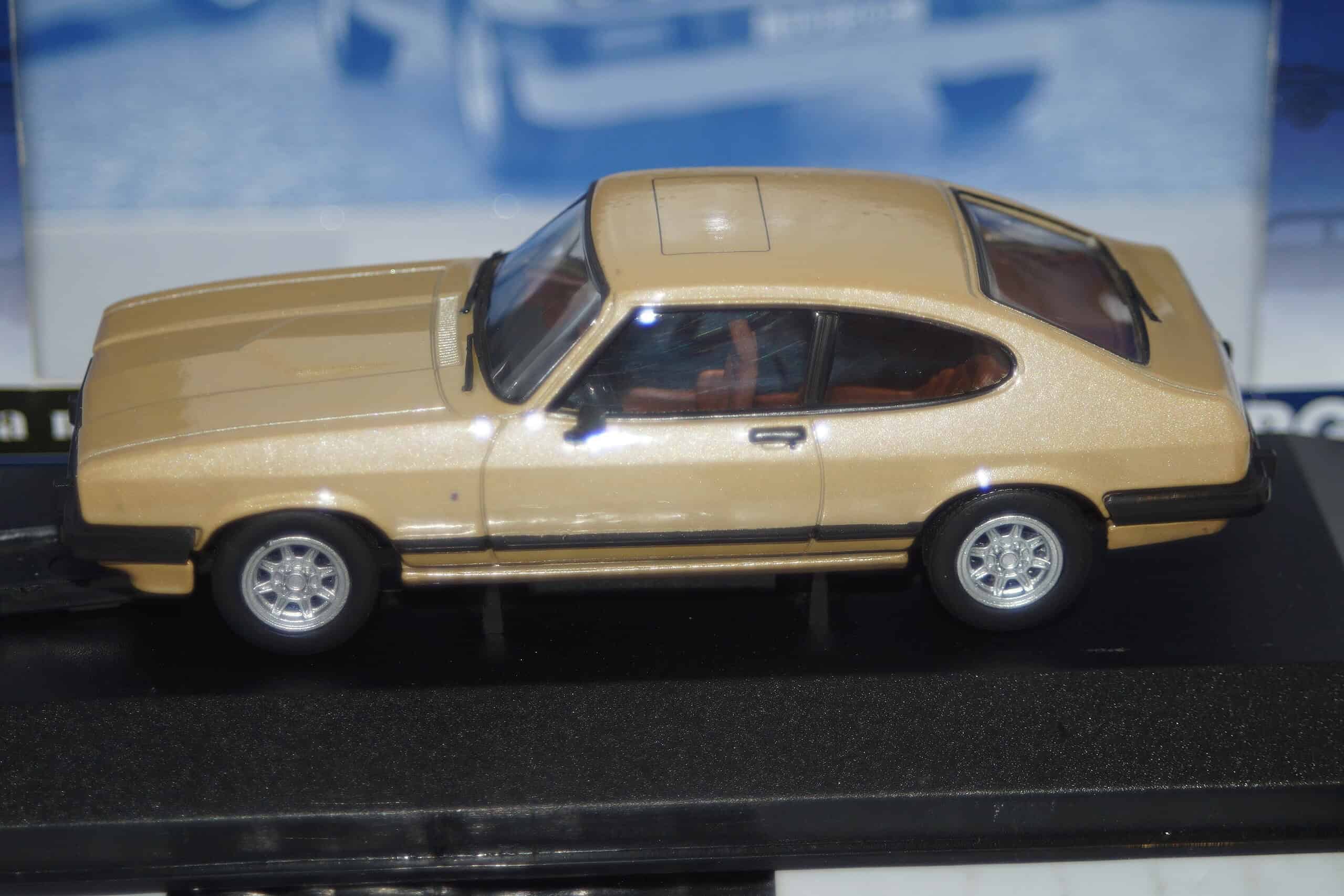 Vanguards ford capri mk3 3.0 ghia oyster gold 1/43 va10814b