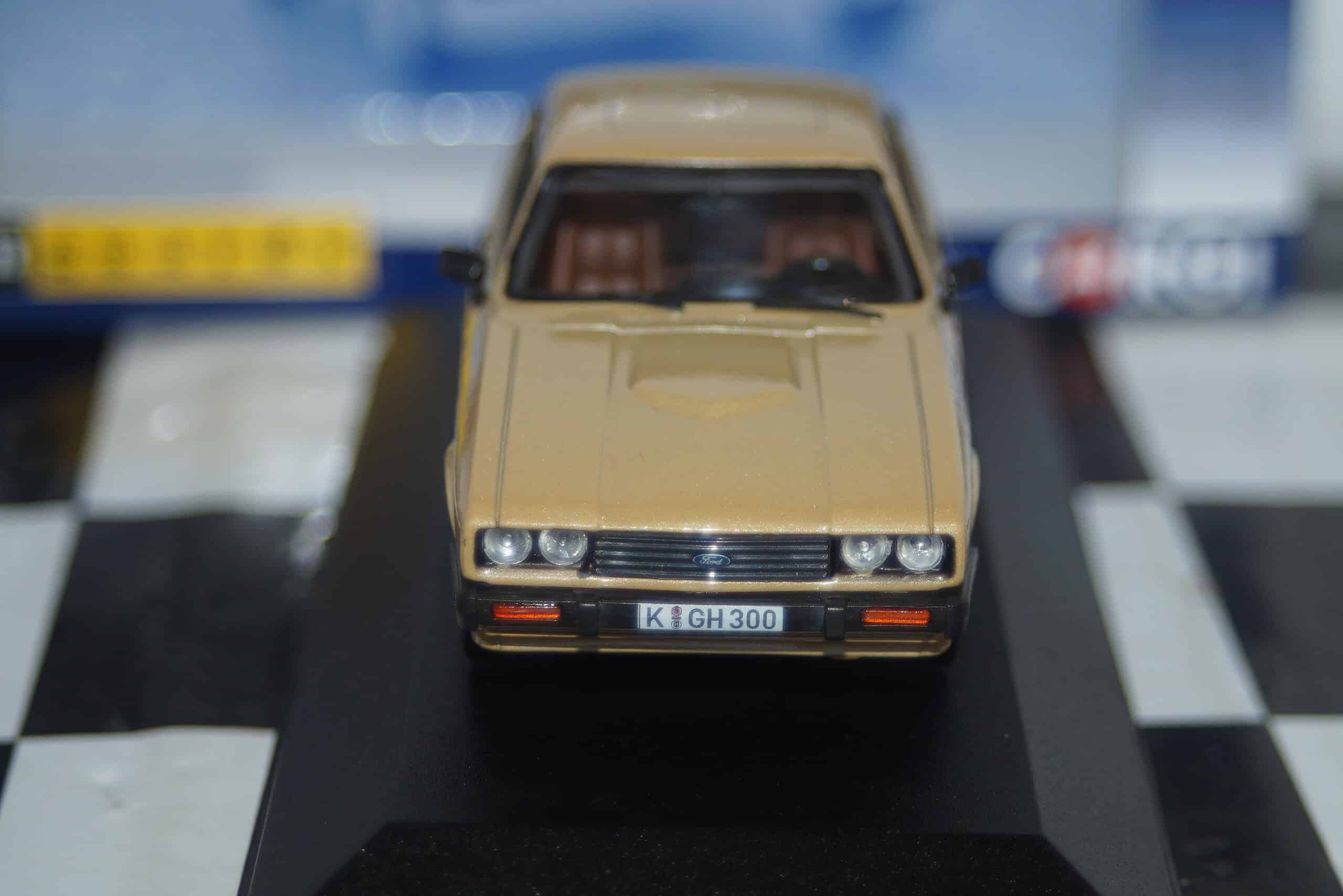 Vanguards ford capri mk3 3.0 ghia oyster gold 1/43 va10814b