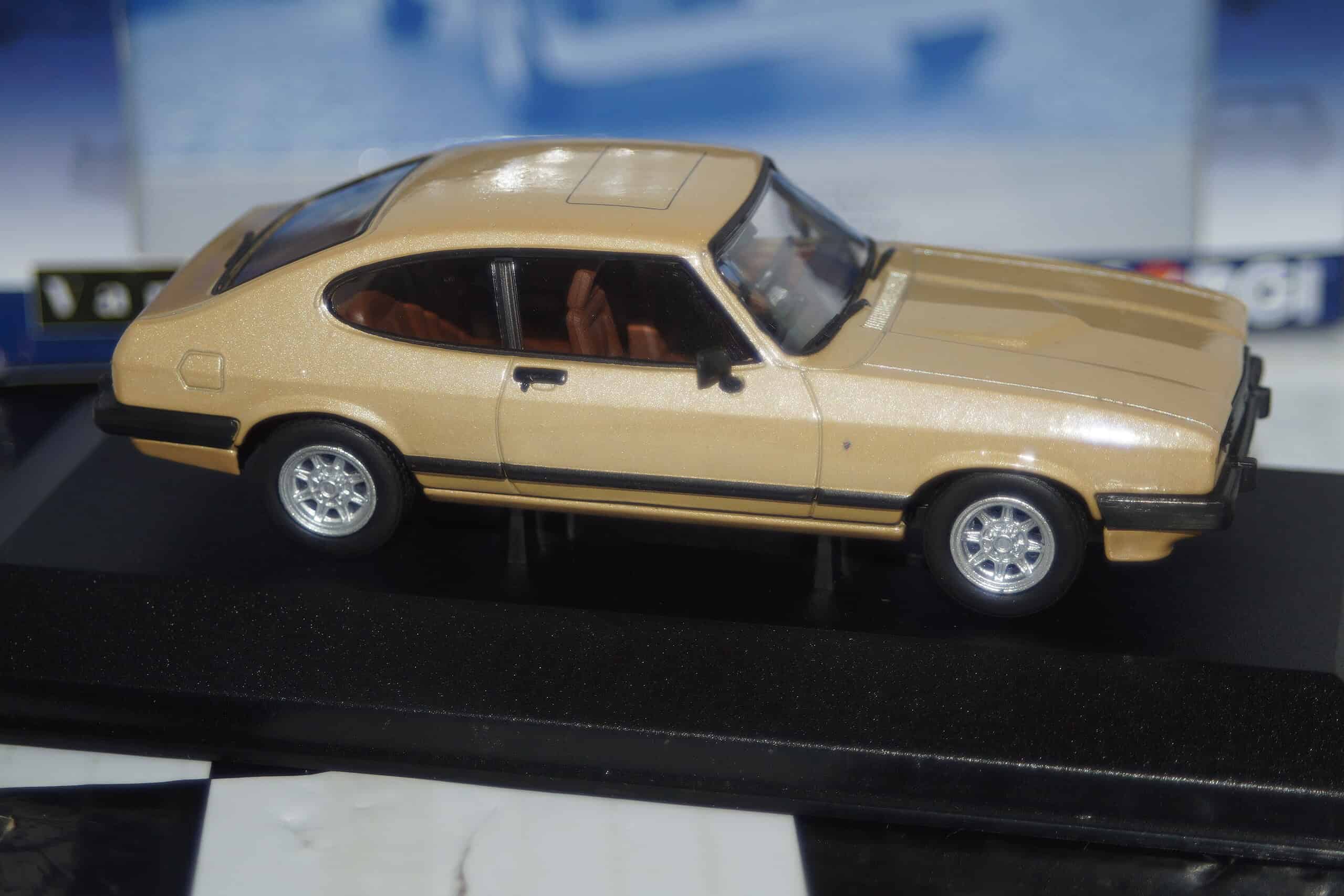 Vanguards ford capri mk3 3.0 ghia oyster gold 1/43 va10814b