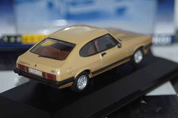Vanguards ford capri mk3 3.0 ghia oyster gold 1/43 va10814b