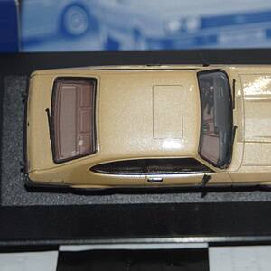 Vanguards ford capri mk3 3.0 ghia oyster gold 1/43 va10814b