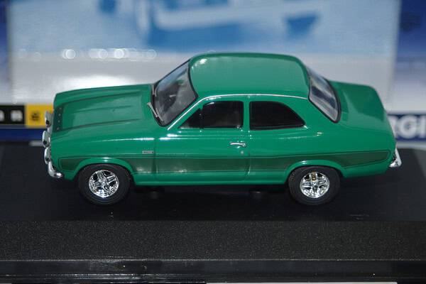 Corgi vanguards ford escort mk1 rs2000 modena green ref va09522 1:43