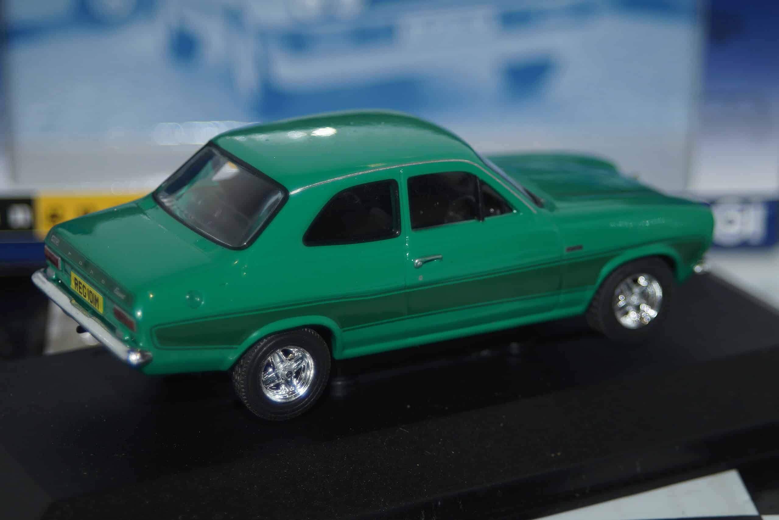 Corgi vanguards ford escort mk1 rs2000 modena green ref va09522 1:43