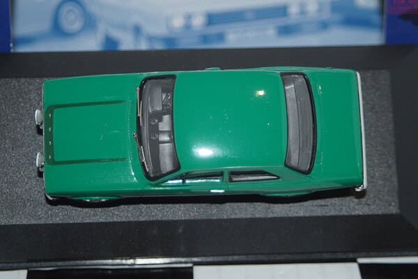 Corgi vanguards ford escort mk1 rs2000 modena green ref va09522 1:43