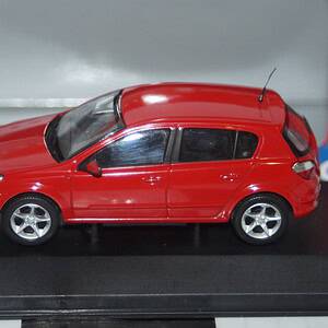 Vanguards vauxhall astra flame red va09402 1:43 scale