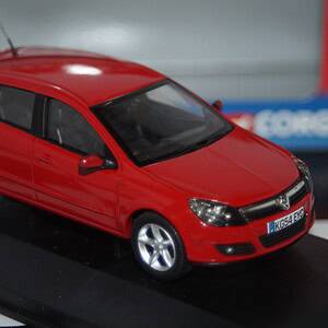Vanguards vauxhall astra flame red va09402 1:43 scale