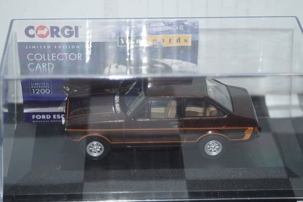 Corgi vanguards ford escort mk2 1600 sport ref va12622 1:43
