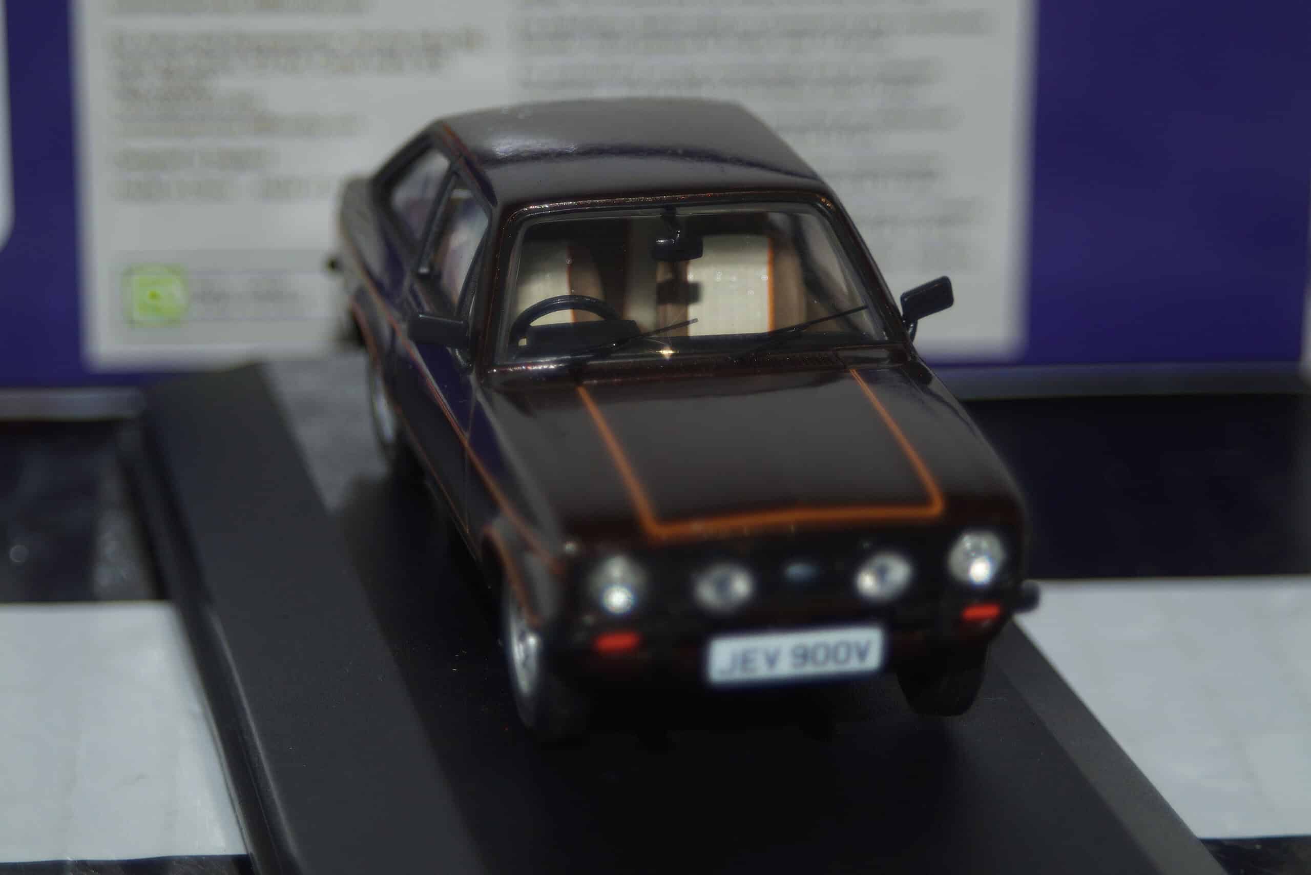 Corgi vanguards ford escort mk2 1600 sport ref va12622 1:43