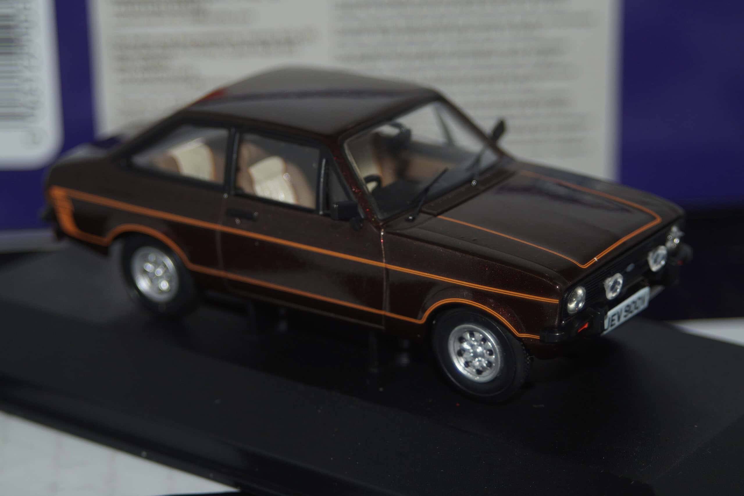 Corgi vanguards ford escort mk2 1600 sport ref va12622 1:43