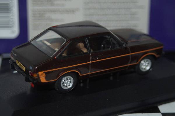 Corgi vanguards ford escort mk2 1600 sport ref va12622 1:43