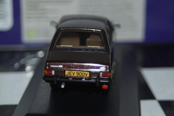 Corgi vanguards ford escort mk2 1600 sport ref va12622 1:43