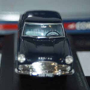 Corgi vanguards ford zodiac mk2 blue ref va06104 1:43