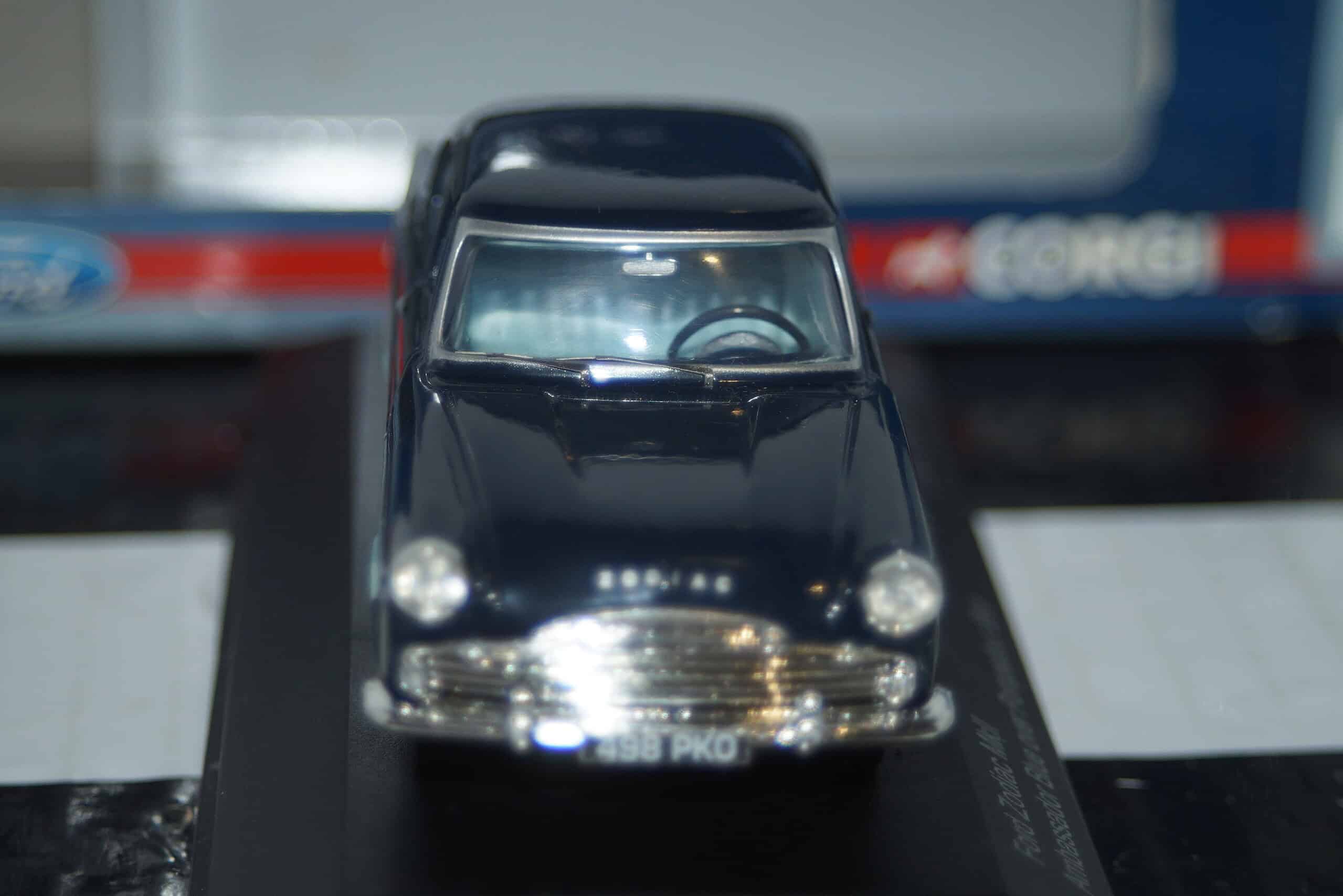 Corgi vanguards ford zodiac mk2 blue ref va06104 1:43
