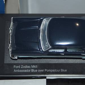 Corgi vanguards ford zodiac mk2 blue ref va06104 1:43