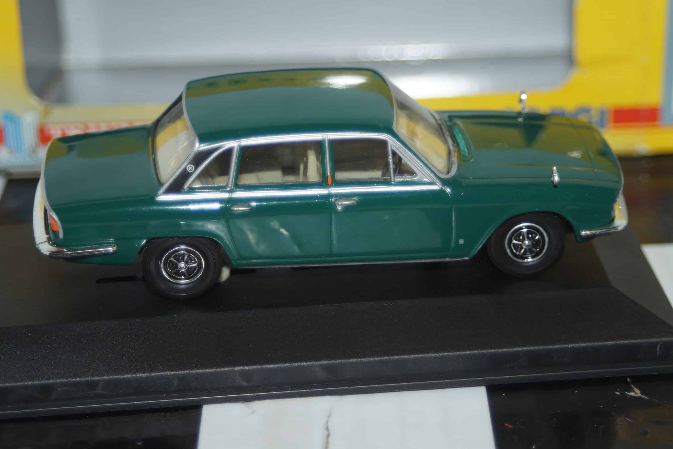 Vanguards triumph 2.5 p1 mk2 emerald green va08200 1:43 scale