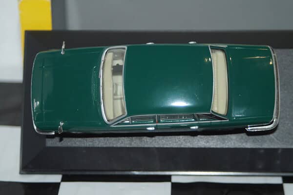 Vanguards triumph 2.5 p1 mk2 emerald green va08200 1:43 scale