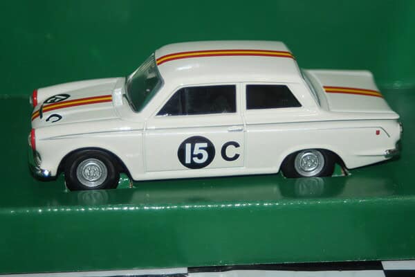 Vanguards ford cortina mk1 gt armstrong 500 ref va07302 1:43
