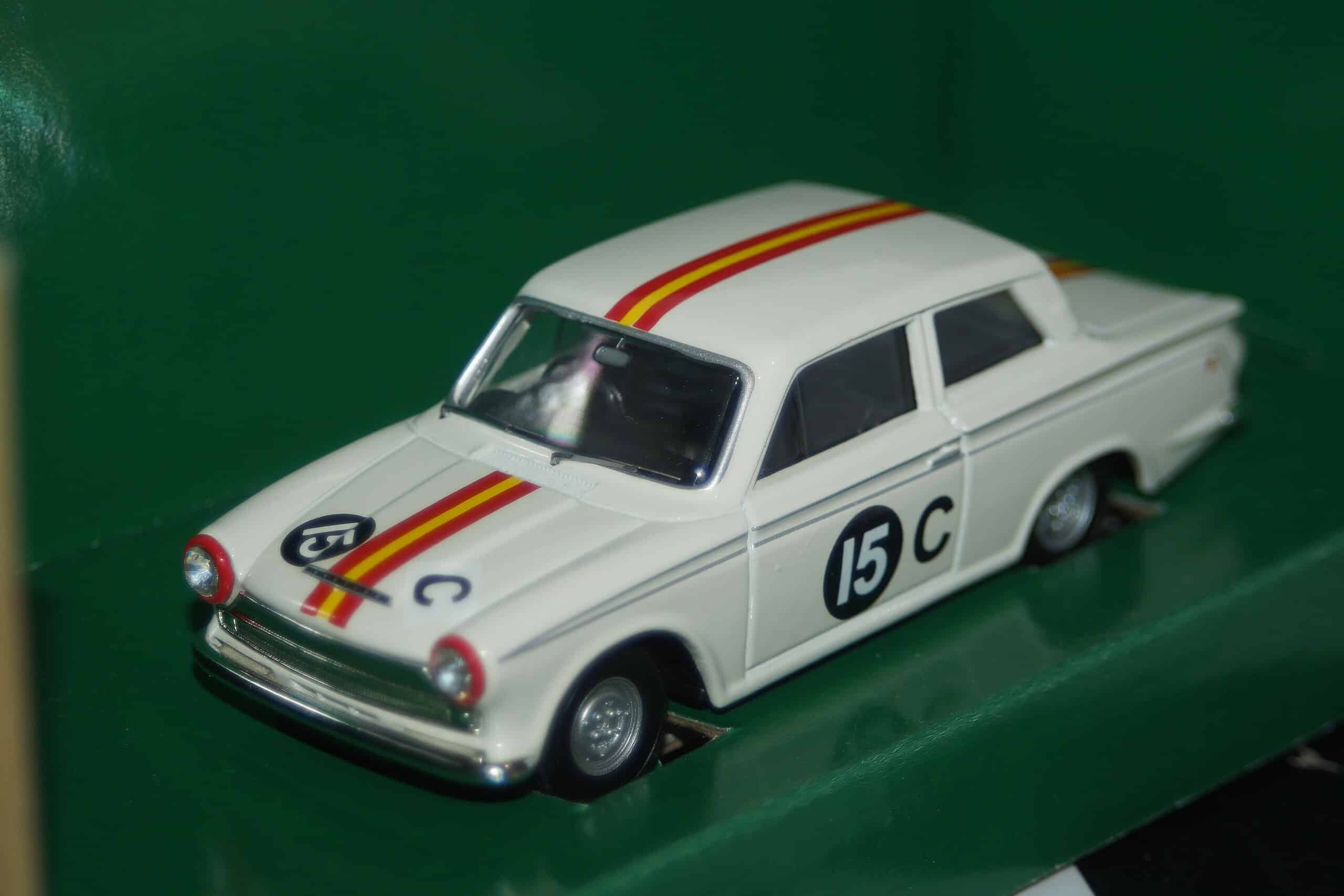 Vanguards ford cortina mk1 gt armstrong 500 ref va07302 1:43