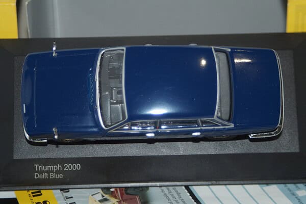 Vanguards triumph 2000 delft blue va08200 1:43 scale