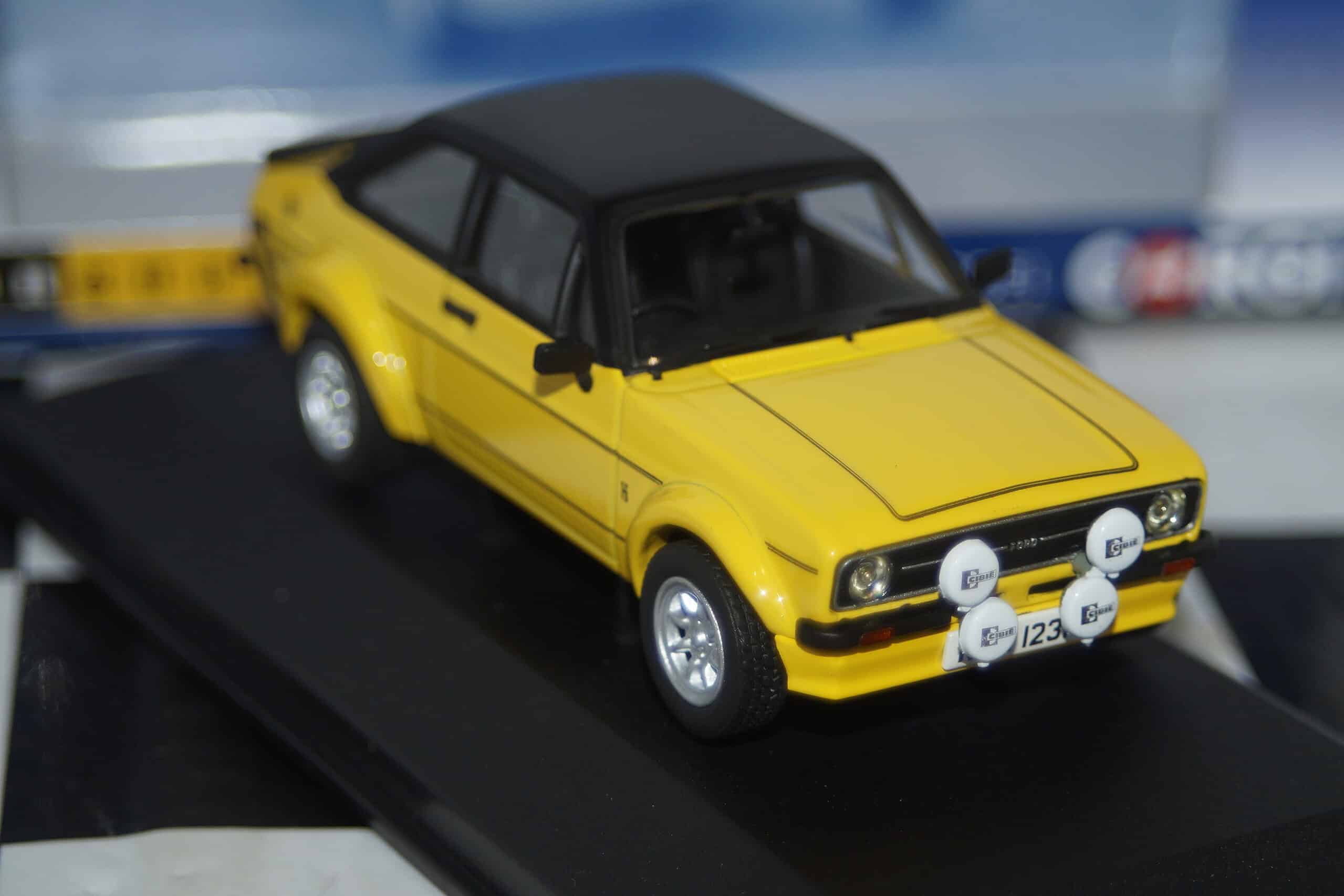 Corgi vanguards ford escort mk2 rs mexico signal yellow ref va12612 1:43