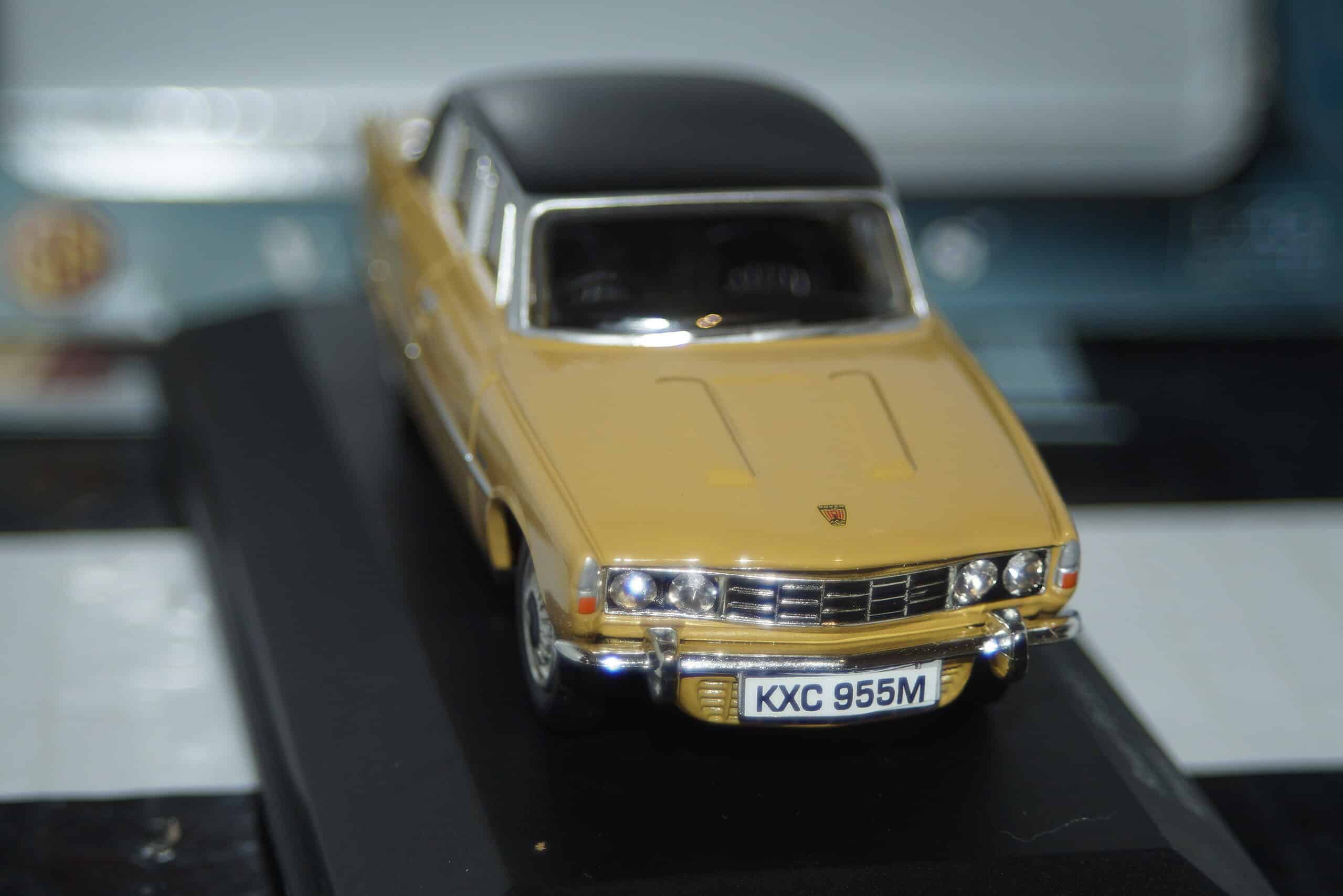 Vanguards rover 3500 v8 almond va06500 1:43 scale 2nd issue