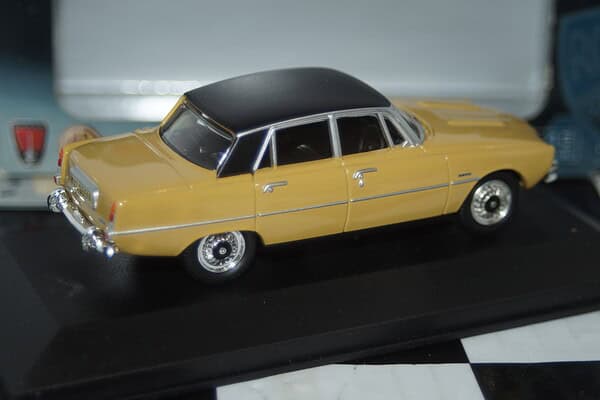 Vanguards rover 3500 v8 almond va06500 1:43 scale 2nd issue