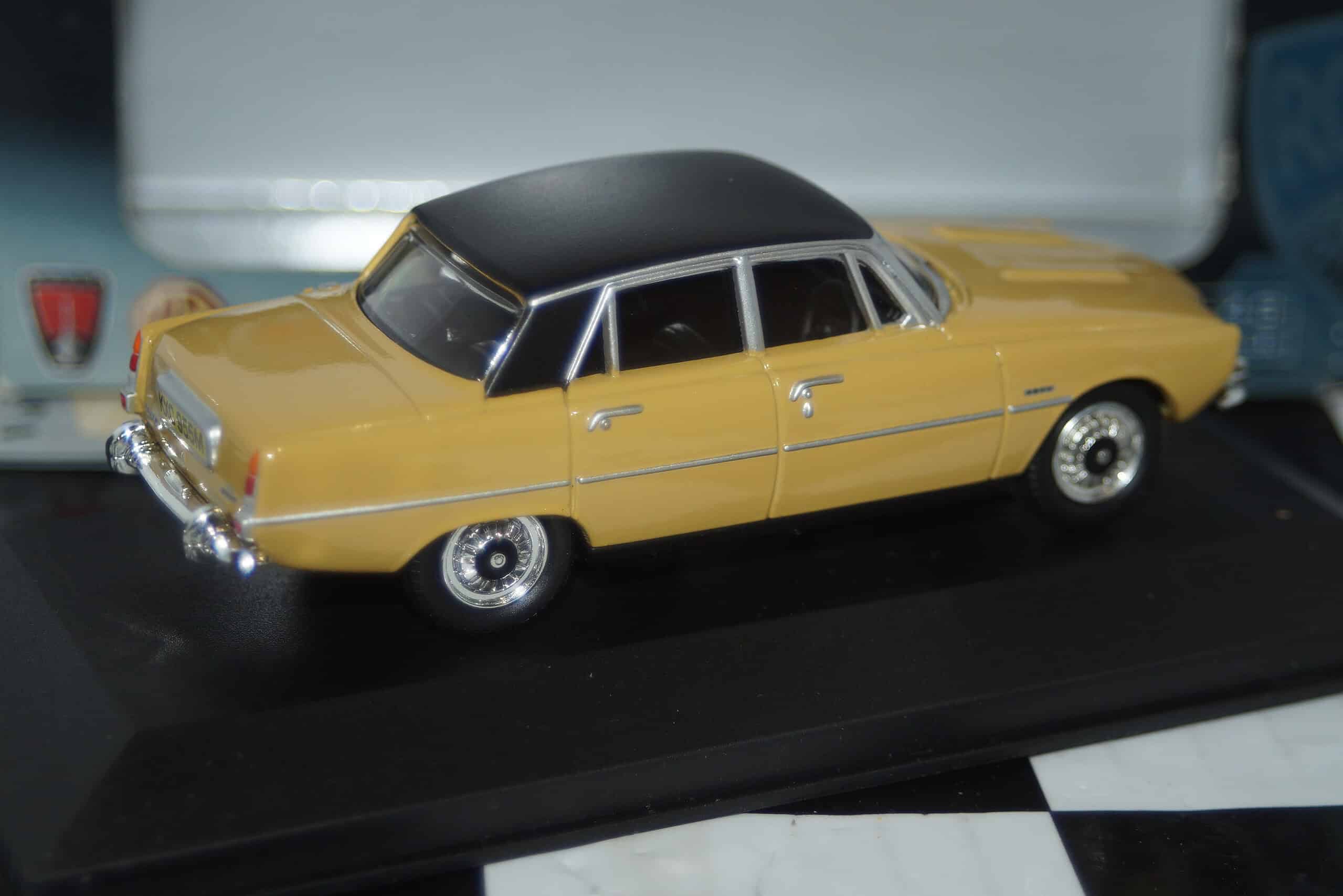 Vanguards rover 3500 v8 almond va06500 1:43 scale 2nd issue