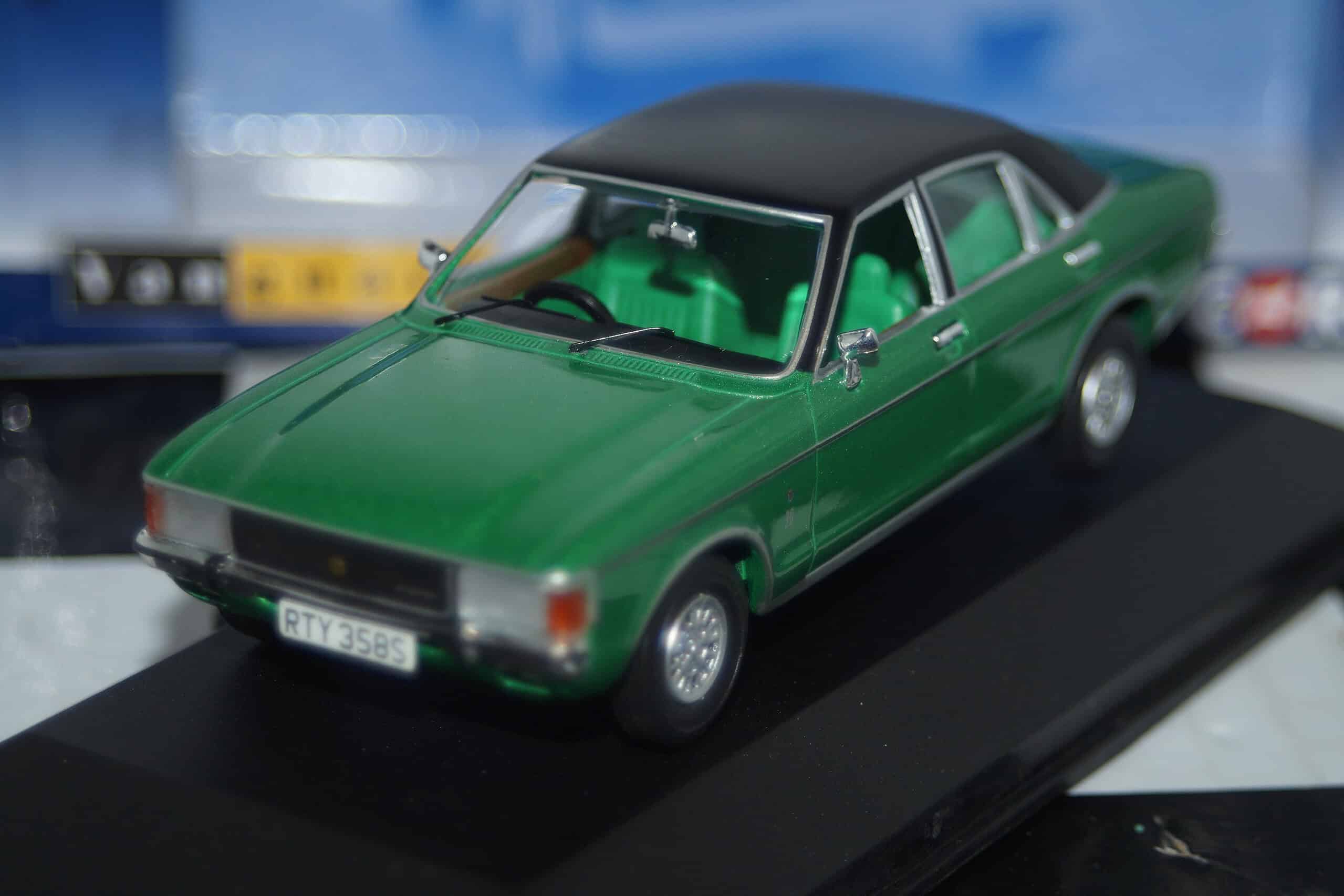 Corgi vanguards ford granada mk1 ghia jade green va05212 1:43