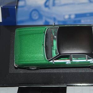 Corgi vanguards ford granada mk1 ghia jade green va05212 1:43