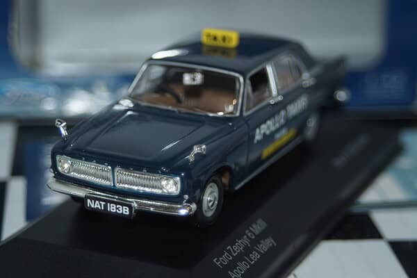 Vanguards ford zepher 6 mk3 apollo taxis ref va04606 1:43