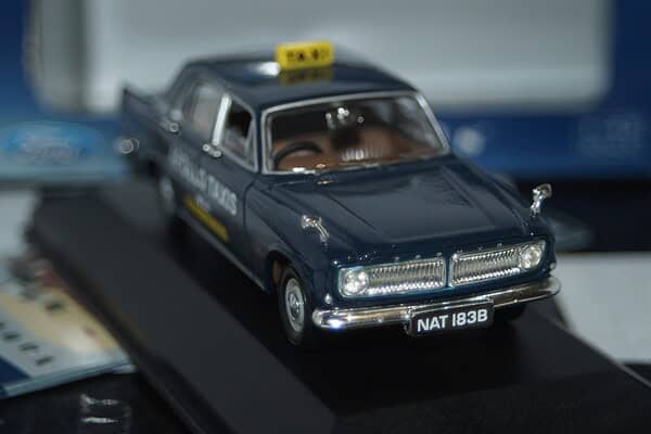 Vanguards ford zepher 6 mk3 apollo taxis ref va04606 1:43