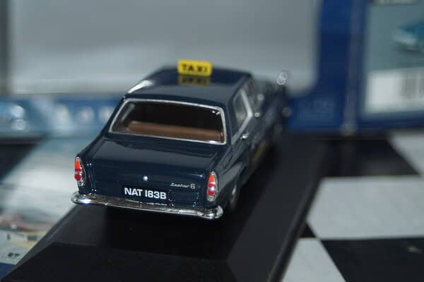 Vanguards ford zepher 6 mk3 apollo taxis ref va04606 1:43