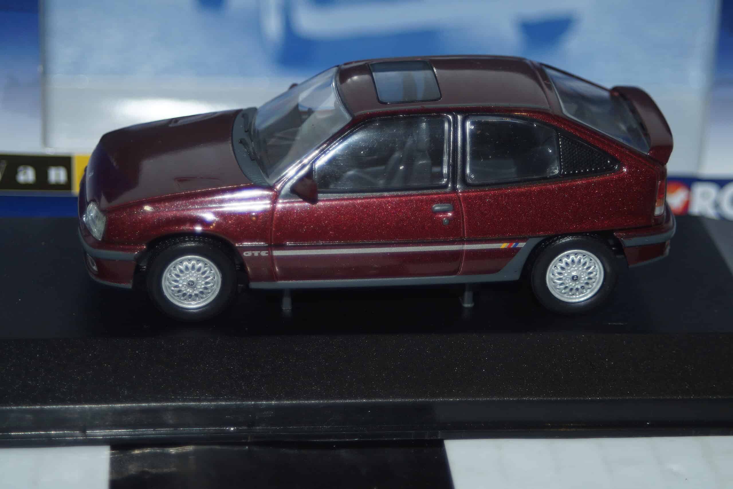 Corgi vanguards vauxhall astra mk2 gte 16v bordeaux red va13205b 1:43