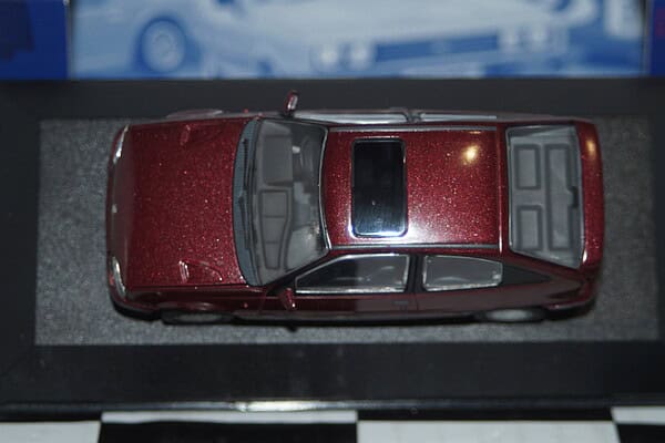 Corgi vanguards vauxhall astra mk2 gte 16v bordeaux red va13205b 1:43