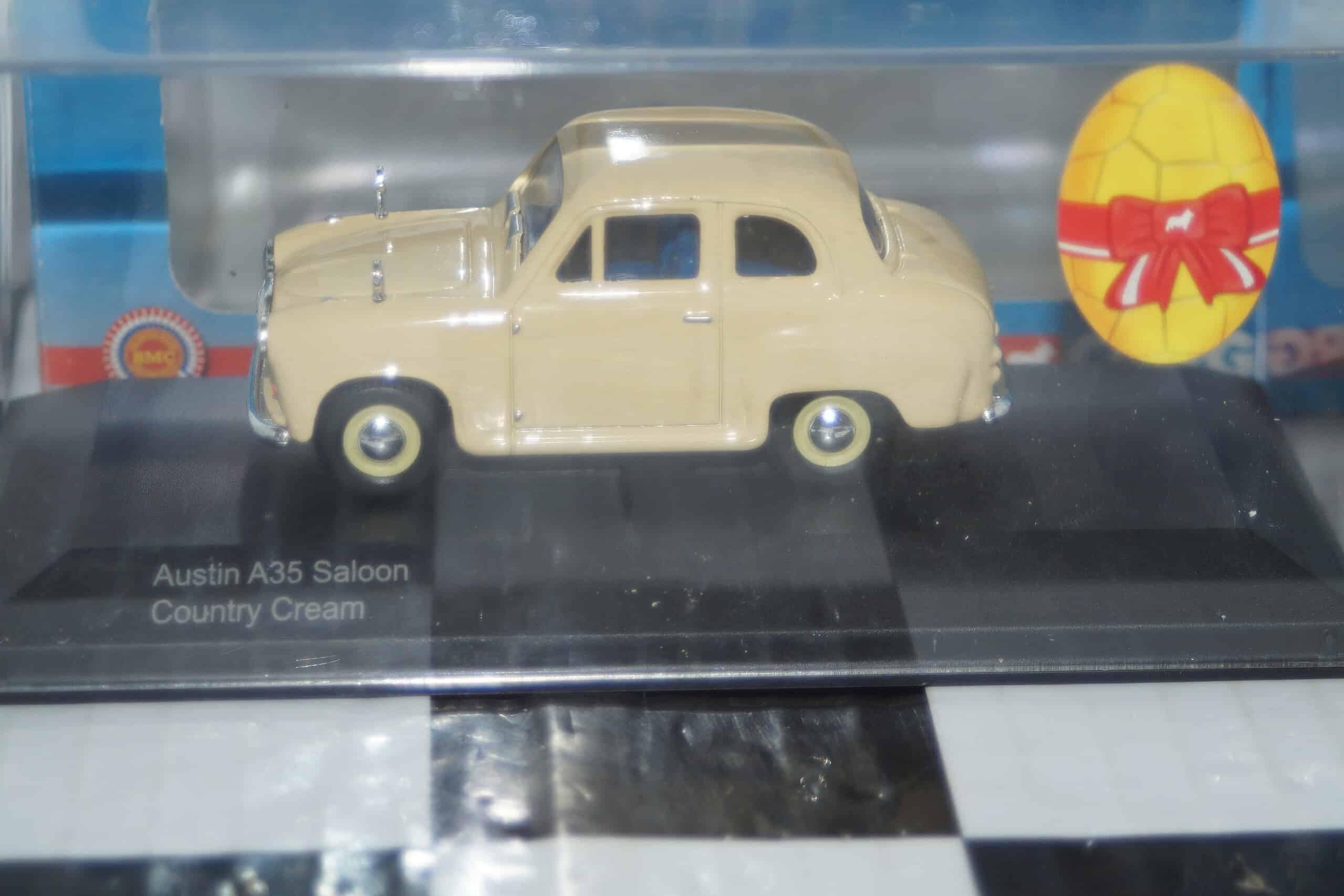 Vanguards austin a35 saloon country cream va02309e 1:43