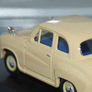Vanguards austin a35 saloon country cream va02309e 1:43