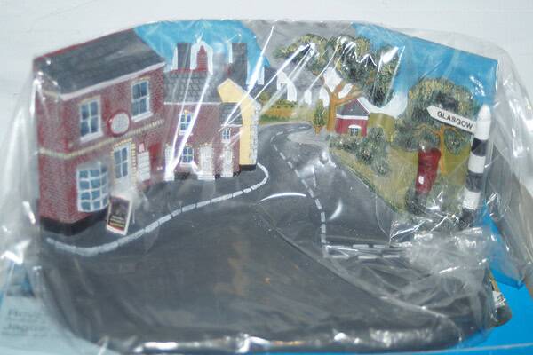 Vanguards rover 200 & jaguar xk120 diorama ref pd1002 1:43