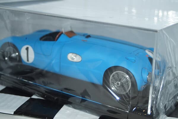 Bugatti 57 g #2 winner le mans 1937 18lm37 1:18 spark resin (copy)