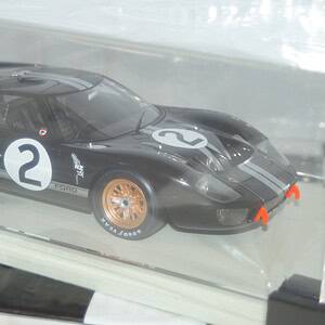 Spark ford gt 40 winner le mans 1968 18lm68 1:18 scale resin