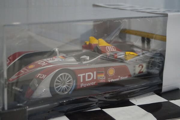 Spark audi r10 tdi winner le mans 2008 18lm08 1:18 scale resin