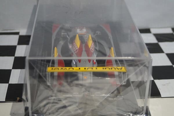 Spark audi r10 tdi winner le mans 2008 18lm08 1:18 scale resin