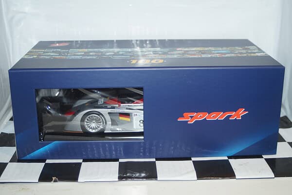 Spark audi r8 tdi winner le mans 2008 18lm00 1:18 scale resin