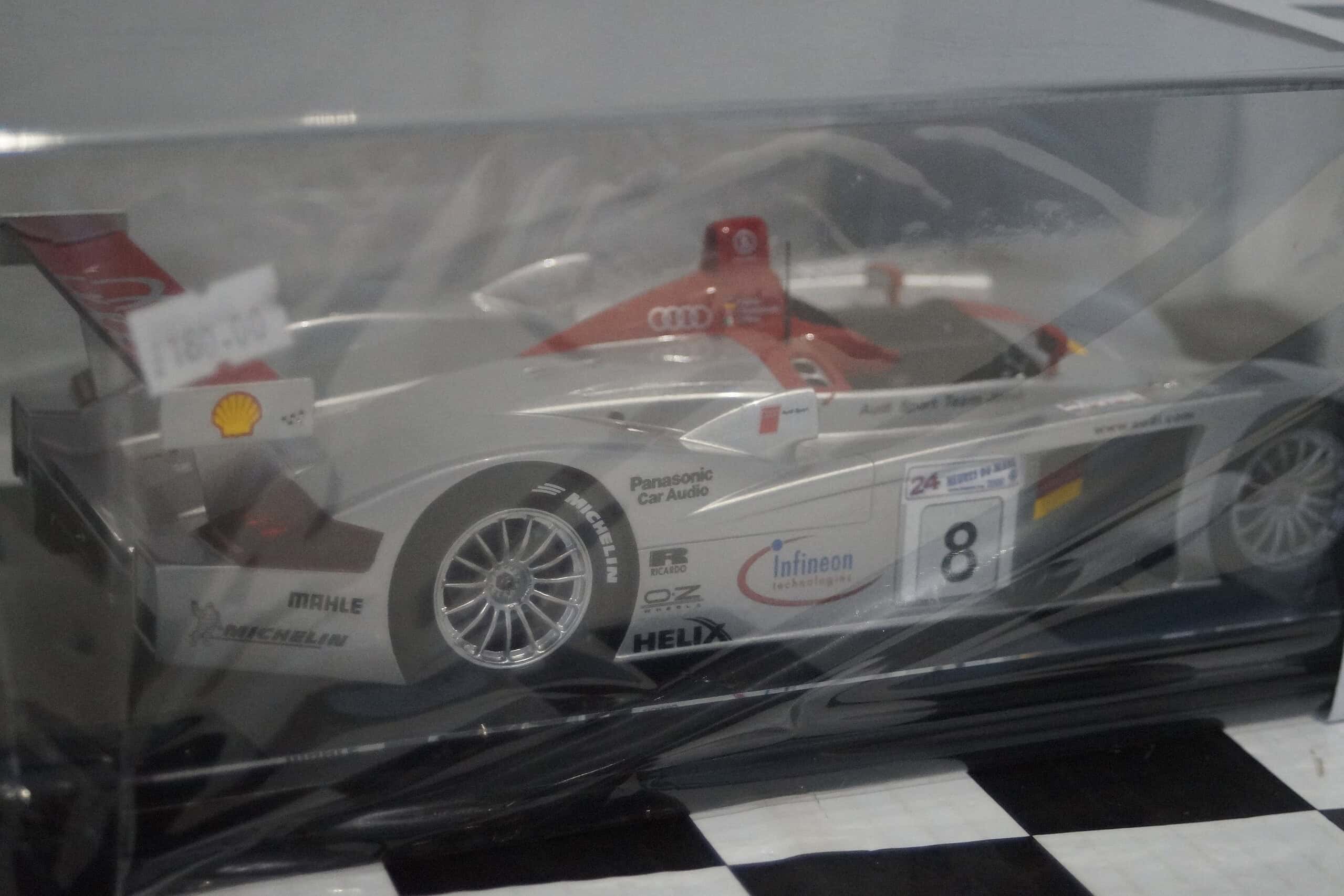 Spark audi r8 tdi winner le mans 2008 18lm00 1:18 scale resin